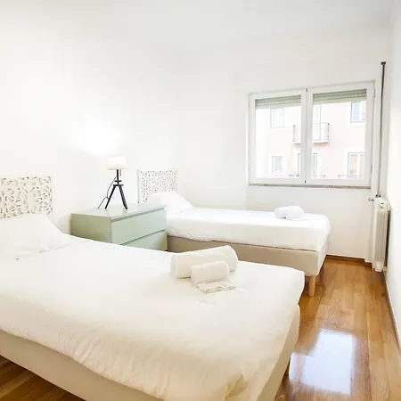 Lovelystay - Modern & Traditional In Sao Bento Apartment