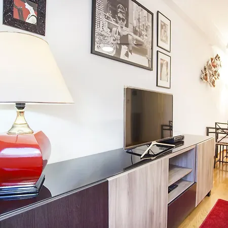 Lovelystay - Modern & Traditional In Sao Bento Lisbon