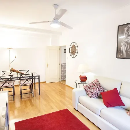 Lovelystay - Modern & Traditional In Sao Bento Lisboa